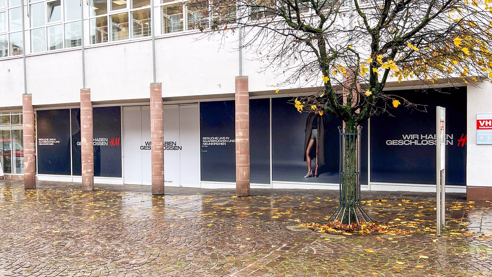 Das leerstehende H&M-Gebäude soll über die Wintermonate mit Bürgermärkten sinnvoll bespielt werden. Leerstehendes H&M-Gebäude