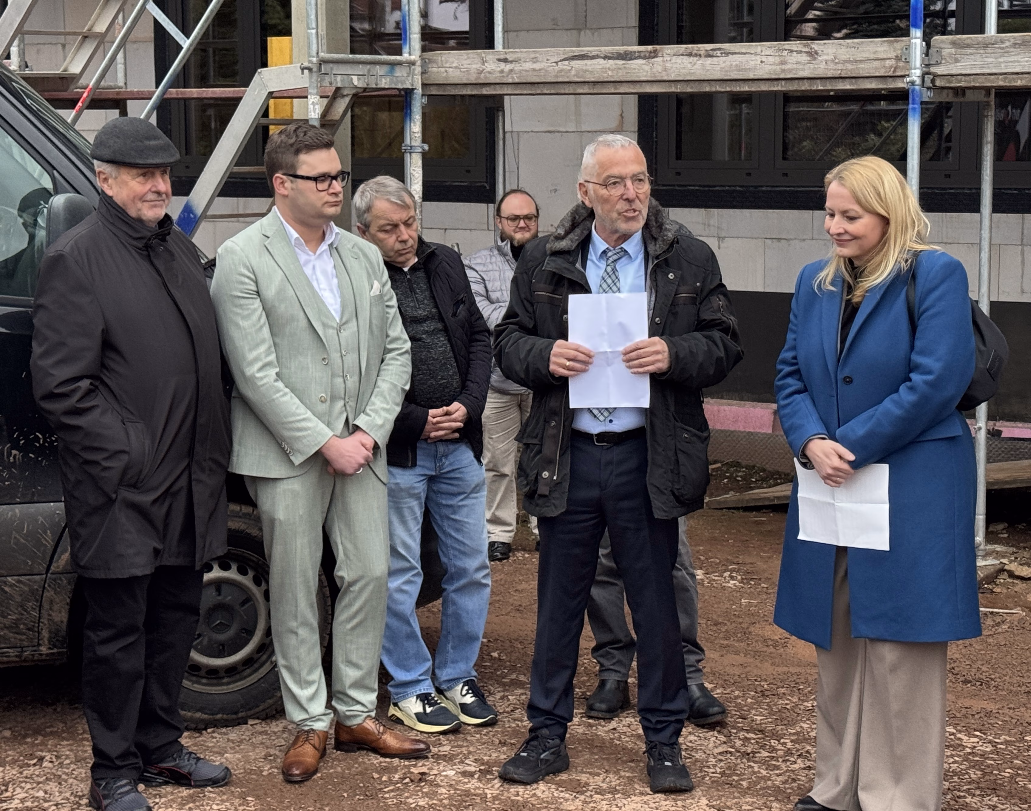 Mitglieder des Gemeinderates mit B&uuml;rgermeister Klaus H&auml;usle, und Ministerin f&uuml;r Bildung und Kultur des Saarlandes, Christine Streichert-Clivot 