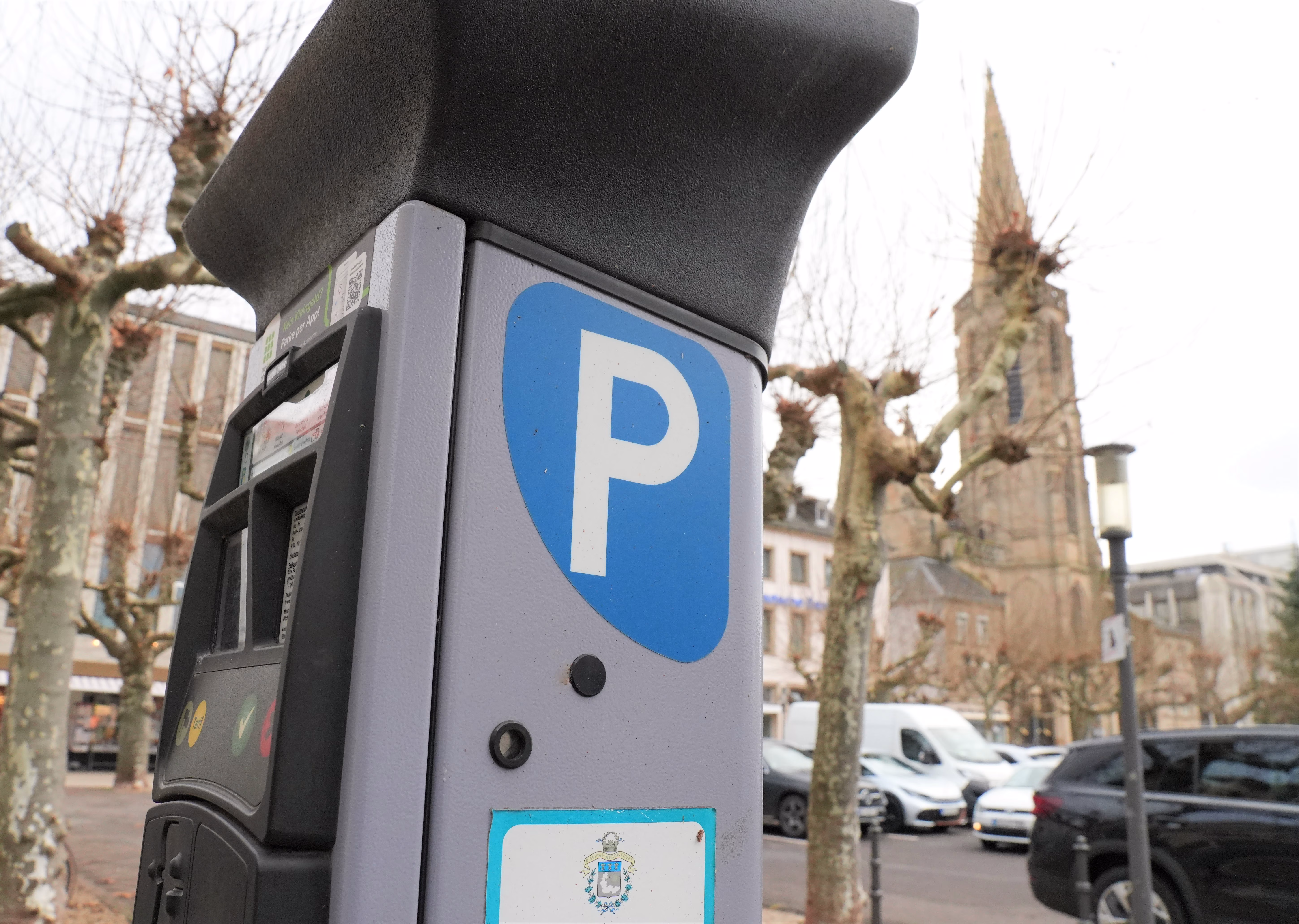 Parkscheinautomat auf dem Gro&szlig;en Markt in Saarlouis